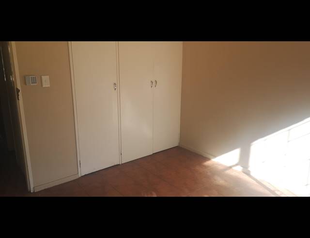 3 BEDROOM FLAT SOLD IN FLORAUNA